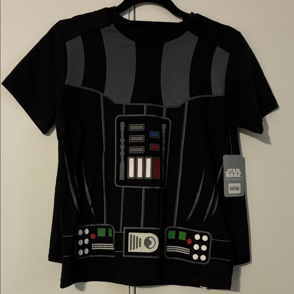 Star Wars Black and Gray Kids Tee, cape, NWT